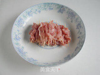 下酒下饭—葱香牙签肉的做法步骤:4