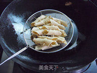 下酒下饭—葱香牙签肉的做法步骤:7