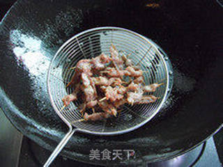 下酒下饭—葱香牙签肉的做法步骤:8