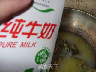 益智补钙----金针菇昂公鱼奶汤的做法步骤:10
