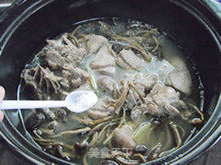 秋冬养生—茶菇番鸭煲的做法步骤:9