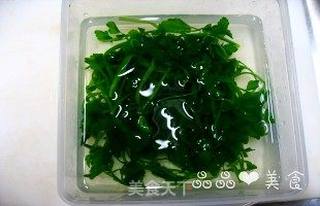 三叶鸡蛋卷的做法步骤:3