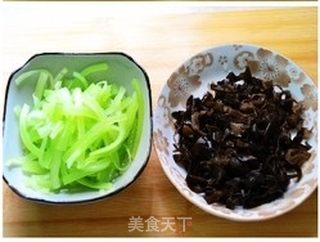 鱼香肉丝的做法步骤:3