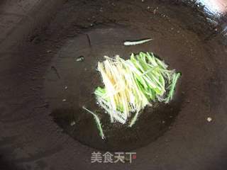 韭菜炒虾丝的做法步骤:5