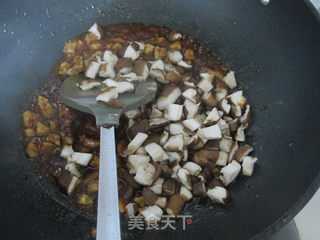 香菇肉丁鸡蛋面的做法步骤:8