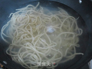 香菇肉丁鸡蛋面的做法步骤：11