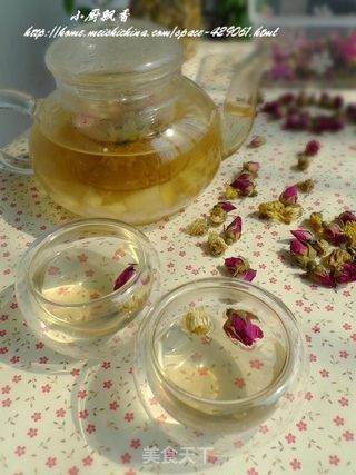 润肺养颜----玫瑰菊花雪梨茶的做法步骤:9
