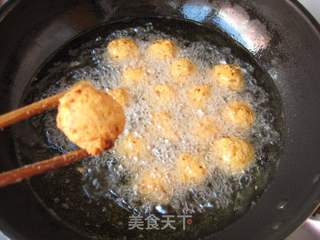 五花肉海带烧豆腐丸子的做法步骤:3