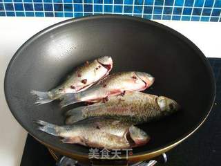 香浓鲫鱼汤的做法步骤:4
