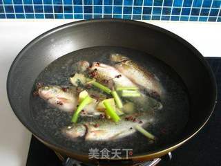 香浓鲫鱼汤的做法步骤:5