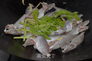 香芹煮鹿仔的做法步骤:5