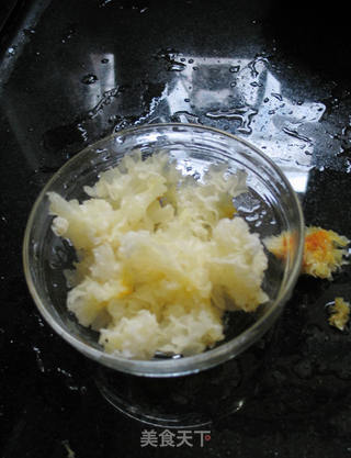 雪耳秋梨糖水的做法步骤:3
