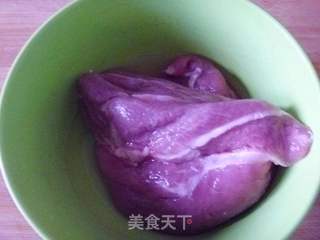 【家庭快手小炒】四季家常小炒---尖椒芹菜炒肉丝的做法步骤：2