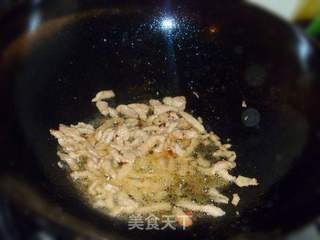 【家庭快手小炒】四季家常小炒---尖椒芹菜炒肉丝的做法步骤：5