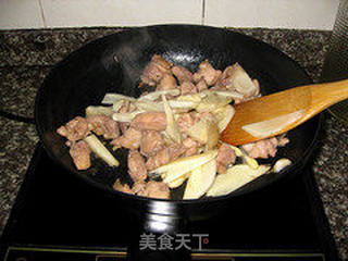嫩姜爆兔肉的做法步骤:5
