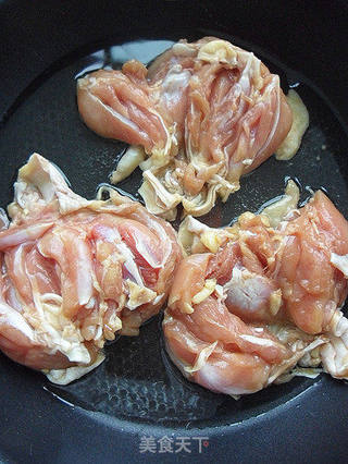 【荤菜】香煎鸡腿肉的做法步骤:8