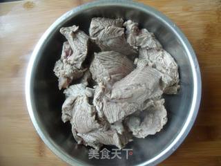 牛肉与咖喱真是绝配---牛肉咖喱饭的做法步骤：1