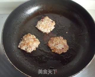 给你一整天活力的早餐------芝士猪排小汉堡的做法步骤:2