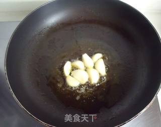 用九层塔点亮名菜的醇香诱人-----三杯鸡饭的做法步骤:2