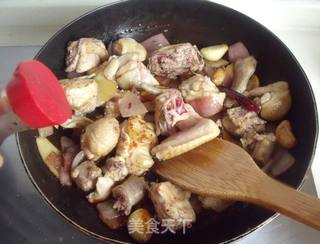 用九层塔点亮名菜的醇香诱人-----三杯鸡饭的做法步骤:6