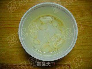 百合蛋黄粥的做法步骤:2