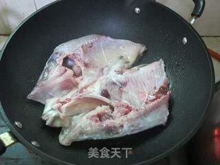 南昌特色筒骨鱼头火锅(家庭版)的做法步骤:5