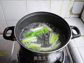 白斩鸡的做法步骤：5