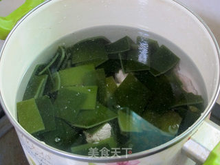 苦瓜海带排骨汤的做法步骤:4