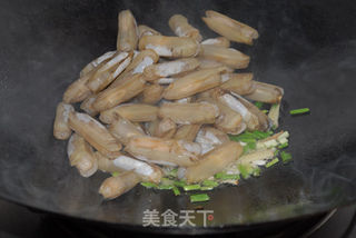 罗勒味的葱姜蛏子的做法步骤:4