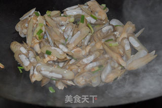 罗勒味的葱姜蛏子的做法步骤:7
