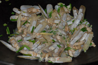 罗勒味的葱姜蛏子的做法步骤:9