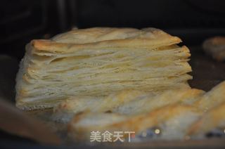 自制244层酥皮 菠萝布丁丹麦酥 及 奶酪酥条的做法步骤：11