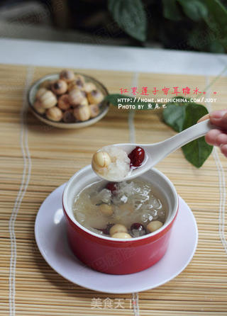 莲子雪耳糖水---解决秋燥的食谱的做法步骤:12