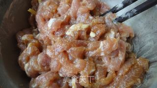 茭白肉丝炒毛豆的做法步骤：1