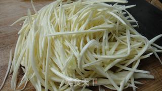 茭白肉丝炒毛豆的做法步骤：2