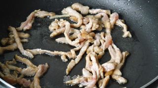 茭白肉丝炒毛豆的做法步骤：5