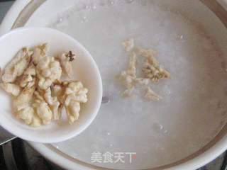 红巧梅花核桃糯米粥的做法步骤:5
