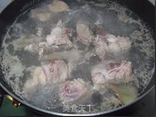冬季靓汤 木瓜瑶柱煲老鸭的做法步骤:2