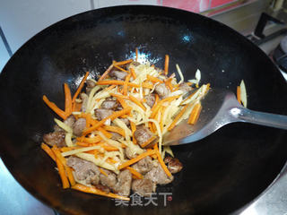 用勺吃也照样香—新疆手抓饭的做法步骤:6