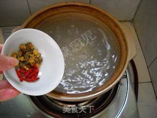 红枣薏仁菊花粥的做法步骤:6