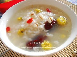 红枣薏仁菊花粥的做法步骤:7