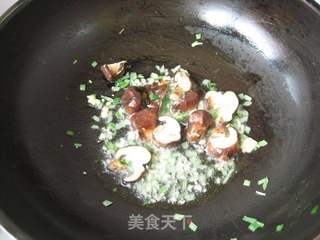 鲍汁菌菇西兰花的做法步骤:3