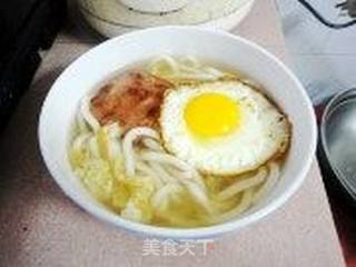 简单的汤面——餐蛋乌冬面的做法步骤：7