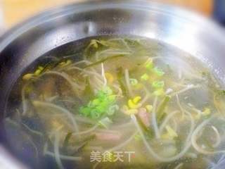 【养生汤煲】海带豆芽肉丝汤的做法步骤：11