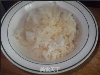 清润汤 雪梨南北杏排骨汤的做法步骤：2