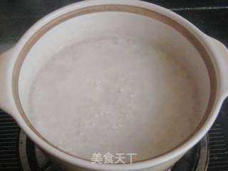 黄花菜咸肉粥的做法步骤:3