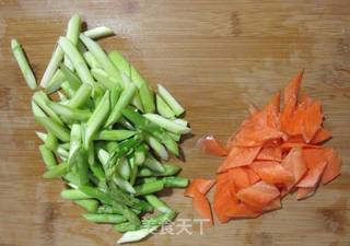 蔬菜之王带来的清新鲜香----芦笋鲜虾饭的做法步骤:2
