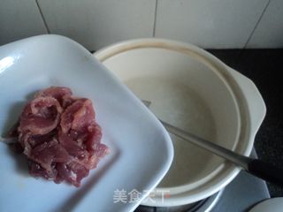 降火增进食欲的---【皮蛋瘦肉粥】的做法步骤：3