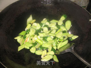 蚝油杂蔬炒海参的做法步骤:5