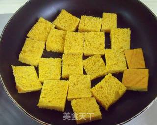 5分钟的营养早餐---金枪鱼迷你三明治的做法步骤:7